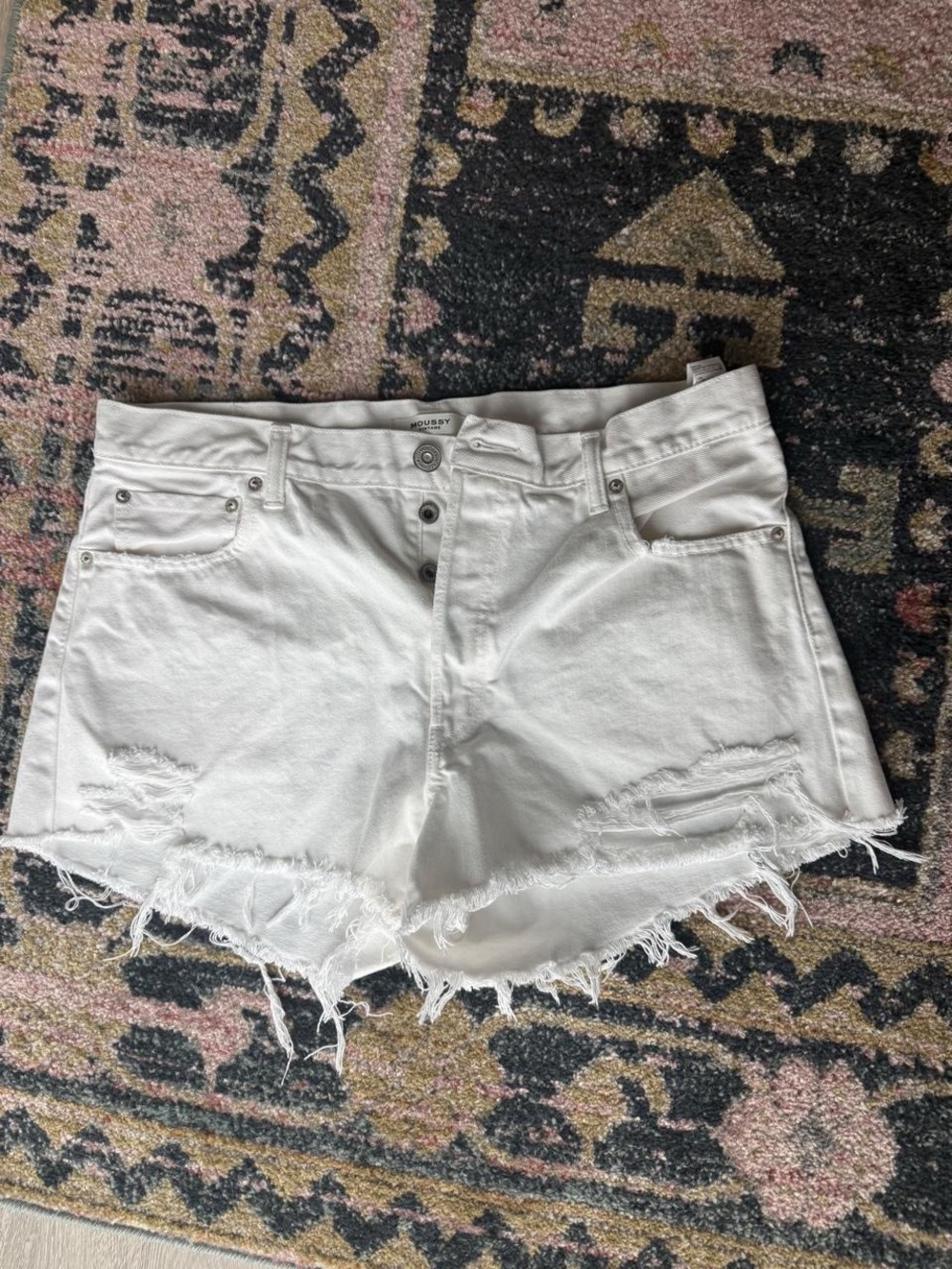 Moussy Vintage Women’s Ransomville Distressed Denim Shorts (White)